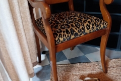 33400-Talence-rénovation-tapissier-decorateur-fauteuil-bridge-tissu-leopard-ameublement-gironde2