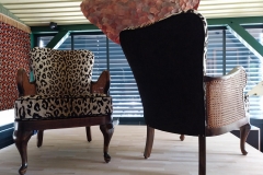 Leognan-33850-tapissier-decorateur-renovation-fauteuil-chippendale-recouverture-velours-leopard-gironde3